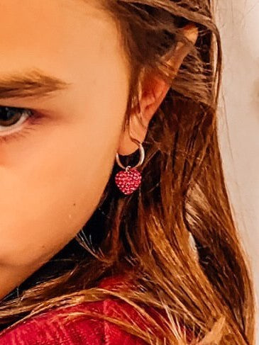 @Giadaonthego with rose pink heart crystal mini hoop earrings