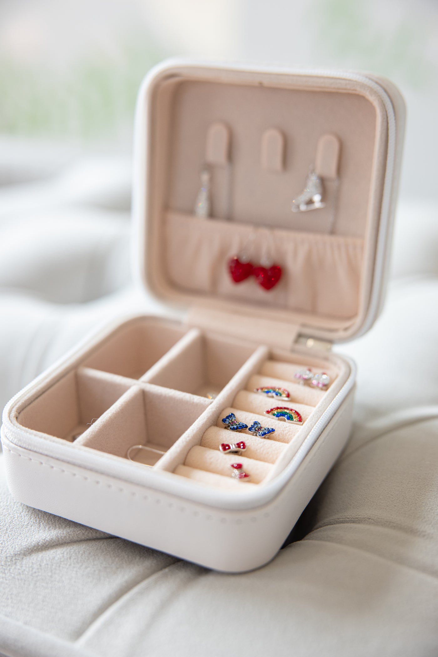Annie and Sisters Inspirational Portable Jewelry Case Organizer